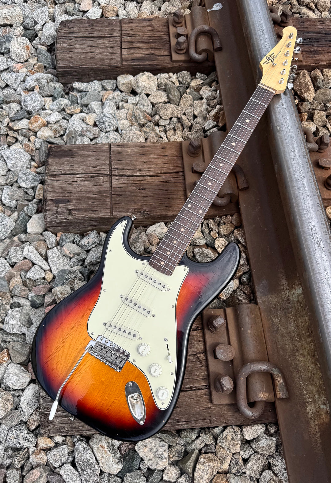 Twisted - 3-Tone Sunburst