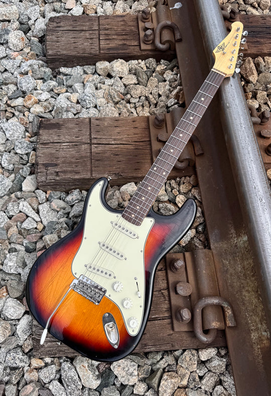 Twisted - 3-Tone Sunburst