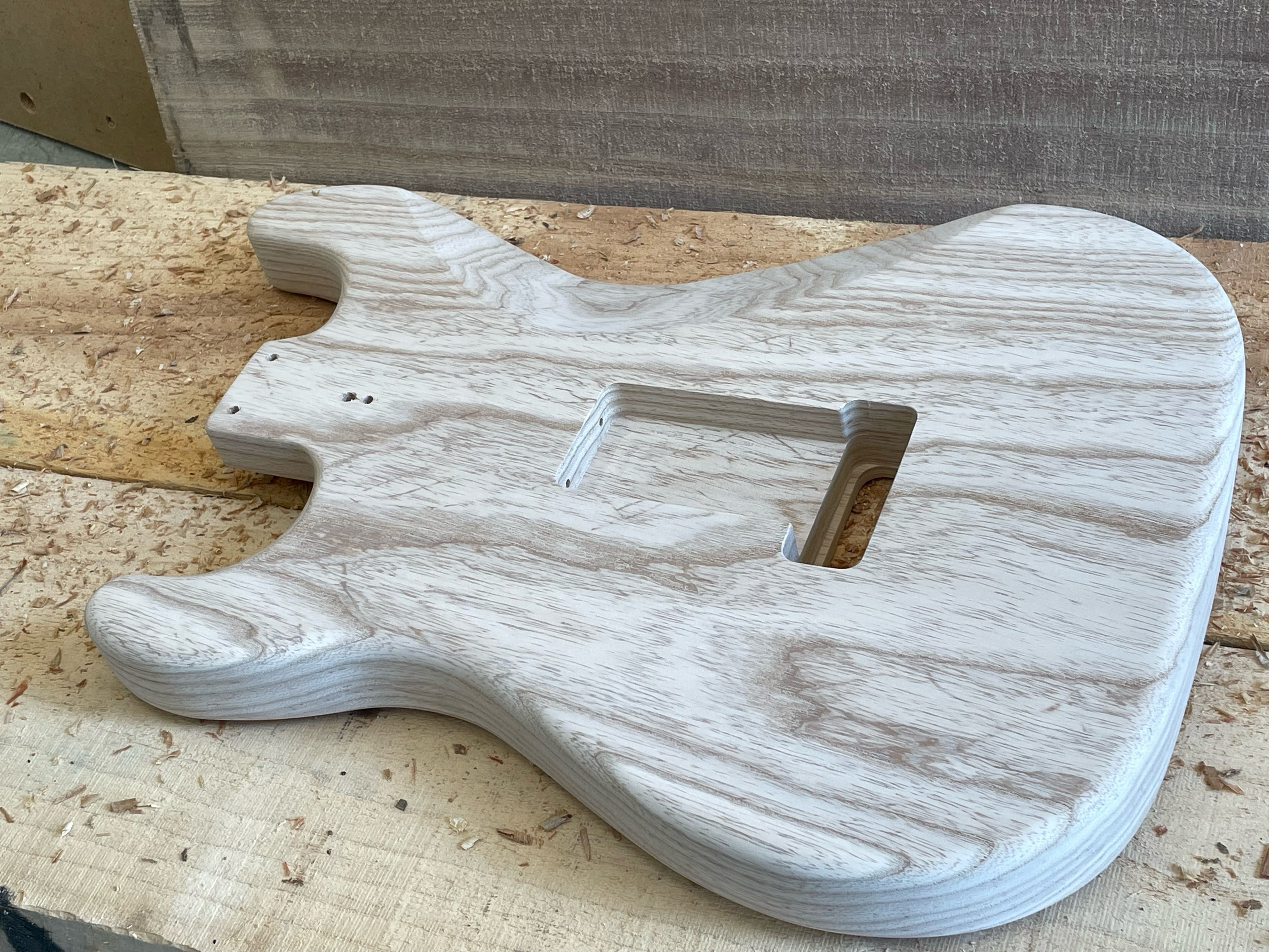 fender usa 70年前半から中期ネック、ボディ Raw Mid-70's Strat™ Body – RS Guitarworks