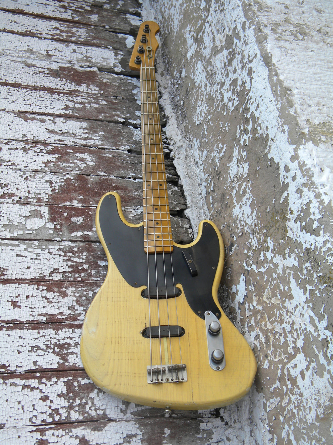 Contour Bass '54