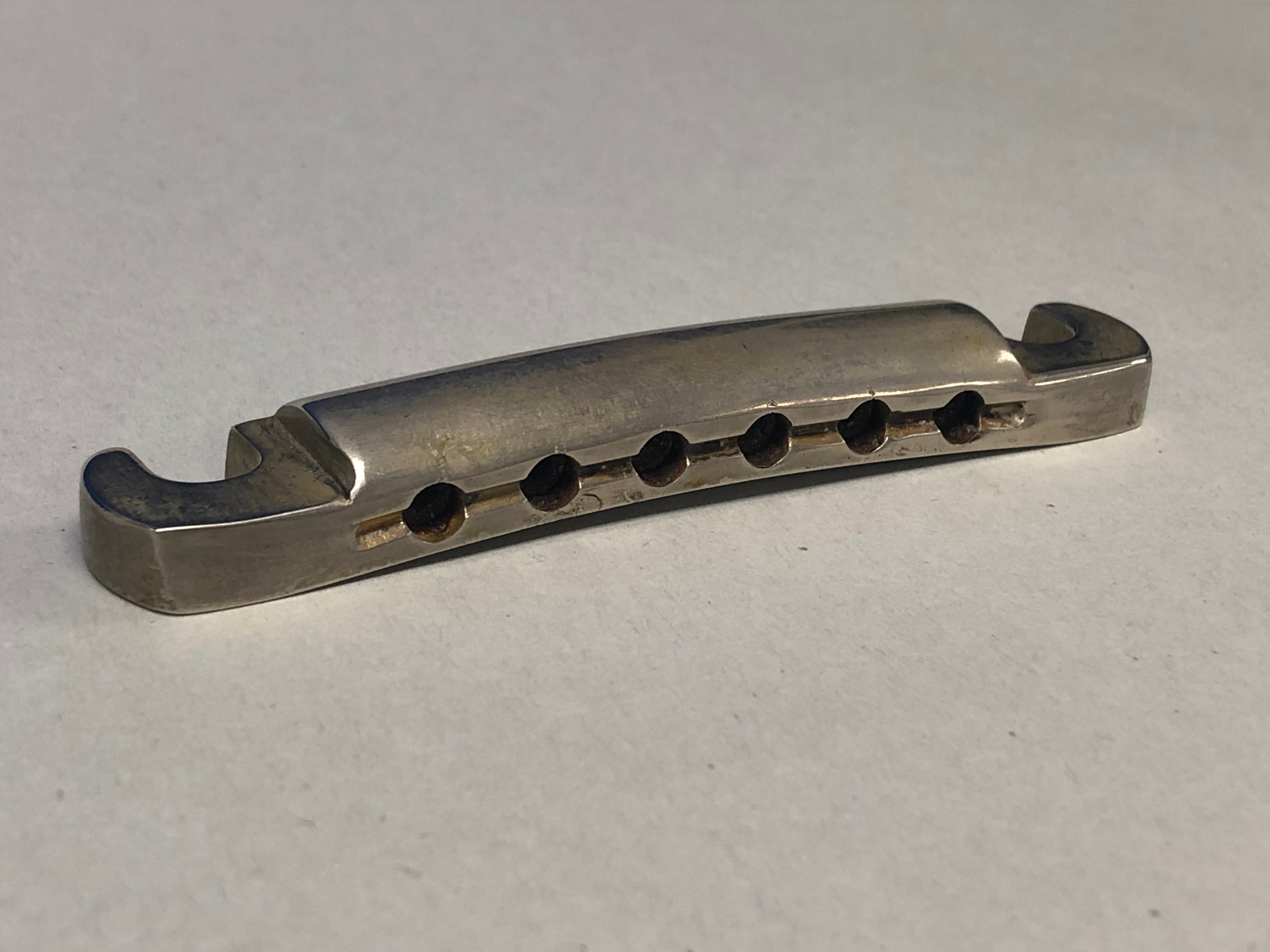 ギブソン純正 アルミテールピース ニッケル エイジド Tailpiece